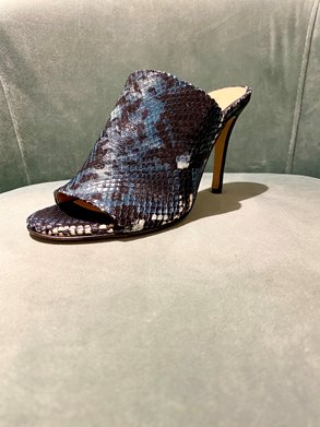 IN BLUE SNAKE PRINTED LEATHER AND 11 CM STILETTO HEEL 